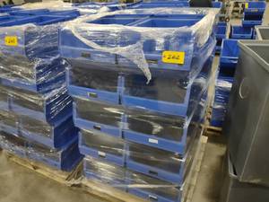 lot 262 image: (20) Quantum QUS955 Stacking Poly S...