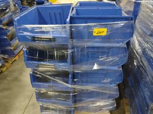 lot 264 image: (20) Quantum QUS955 Stacking Poly S...