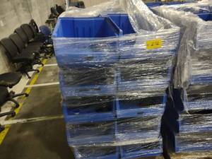 lot 272 image: (20) Quantum QUS955 Stacking Poly S...