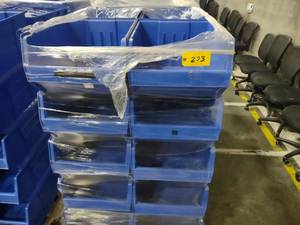 lot 273 image: (20) Quantum QUS955 Stacking Poly S...