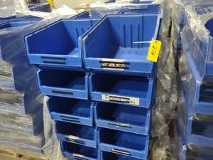 lot 274 image: (20) Quantum QUS955 Stacking Poly S...