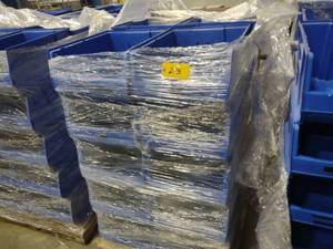 lot 275 image: (20) Quantum QUS955 Stacking Poly S...