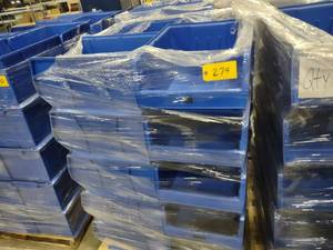 lot 279 image: (20) Quantum QUS955 Stacking Poly S...