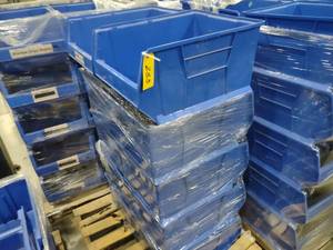 lot 283 image: (10) Quantum QUS955 Stacking Poly S...