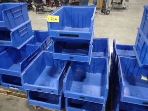 lot 286 image: (10) Quantum QUS955 Stacking Poly S...