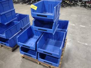 lot 289 image: (10) Quantum QUS955 Stacking Poly S...