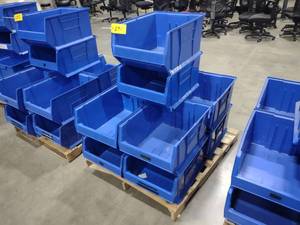lot 291 image: (10) Quantum QUS955 Stacking Poly S...