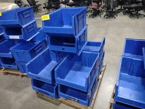 lot 292 image: (10) Quantum QUS955 Stacking Poly S...