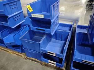 lot 295 image: (10) Quantum QUS955 Stacking Poly S...