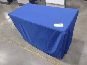 lot 609 image: (8) 4x2 Fitted & Skirted Table Cl...