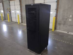 lot 615 image: Great Lakes Server Rack, 24x32x76, ...