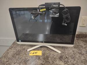 lot 641 image: HP TPC-Q032-24 Computer, Factory Re...