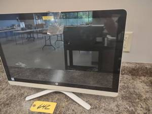 lot 642 image: HP TPC-Q032-24 Computer, Factory Re...