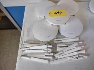 lot 694 image: (5) Dell Sonic Points...
