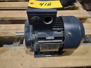 lot 418 image: Leeson 2 hp. Motor, 230460 Volt, 3...