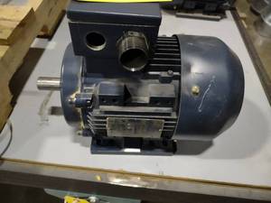 lot 421 image: Leeson 2 hp. Motor, 230460 Volt, 3...