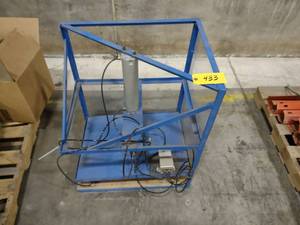 lot 433 image: Pneumatic Press...