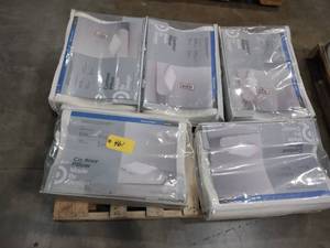 lot 461 image: (5) Memory Foam Contour Pillows...