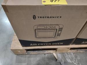 lot 477 image: Taotronics TT-AF012 Air Fryer Oven,...