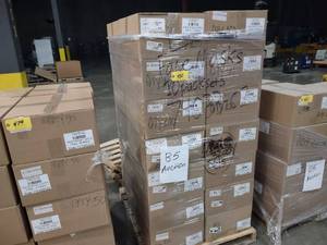lot 480 image: Approx. (28,000) Face Masks...