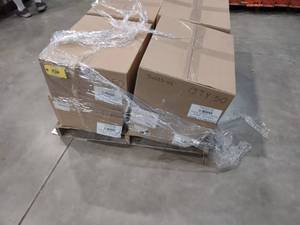 lot 486 image: Pallet of Face Masks...