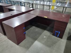lot 520 image: Hon Office Desk, 72x35, with Secret...