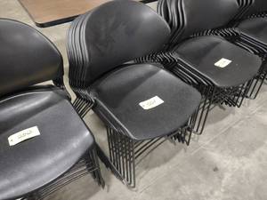 lot 551 image: (8) Trendway Stacking Chairs...