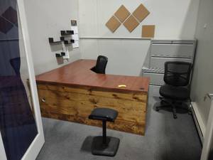 lot 597 image: Contents of Office...