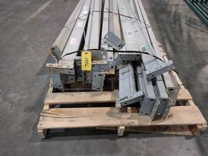 lot 199C image: (18) Teardrop Pallet Rack Load Beam...