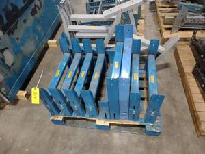 lot 319 image: (15) Conveyor Legs...