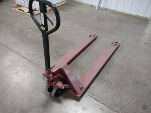 lot 28F image: Long Pallet Jack, 60x27, This Ite...
