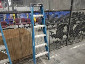 lot 732 image: Werner 6 Fiberglass Step Ladder...