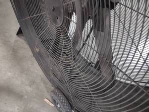lot 808 image: 40 Barn Fan, Missing Motor...