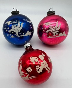 lot 18 image: Vintage Shiny Brite Glass Stencil Ornaments - Cherub  Angel & Childrens Toys
