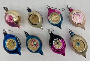 lot 23 image: Vintage Teardrop Reflector Glass Ornaments - Qty 8