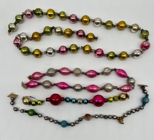 lot 38 image: Vintage Glass Garland Hanging Ornaments