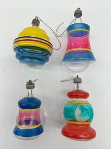 lot 48 image: Vintage Antique Unsilvered Stripped Glass Ornaments Circa WWII