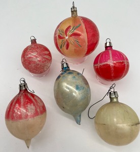 lot 59 image: Vintage Glass Christmas Ornaments including Unsilvered - 6