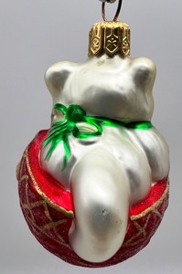 lot 105 image: RADKO Blown Glass Christmas Ornament - Kitty in Red Basket