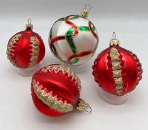 lot 109 image: Vintage Glass Christmas Ornaments - West Germany