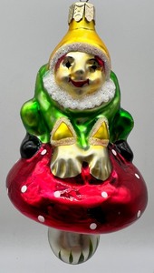 lot 164 image: RADKO Blown Glass Christmas Ornament - Frog  Elf on Toadstool