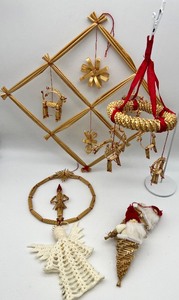 lot 183 image: Scandinavian Straw Christmas Decor