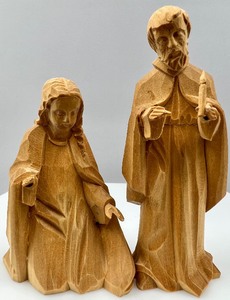lot 126 image: Vintage Wooden Manger Figurines and Ephemera Santa Card