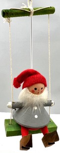 lot 128 image: Adorable Vintage Handmade Wooded BUTTICKI & Stamped Swedish Ornaments