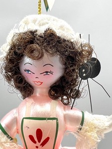lot 150 image: DE CARLINI LITTLE - MISS MUFFIT Italian Handblown Glass Ornament with Tag