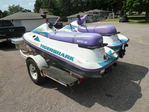lot 8 image: 1995 Tiger Shark Jet Skis x 2