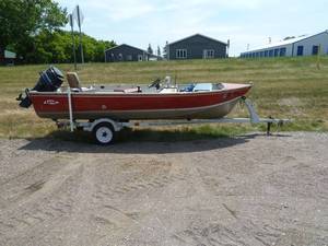 lot 9 image: 1980 Lund Boat 16