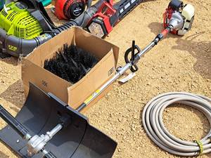 lot 11 image: 52cc Gas 2-Stroke Snow Brush with Spare Brushes