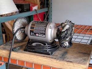lot 31 image: Ryobi 6 Bench Grinder BG612G