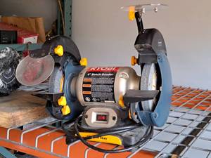 lot 32 image: Ryobi 6 Bench Grinder BGH616